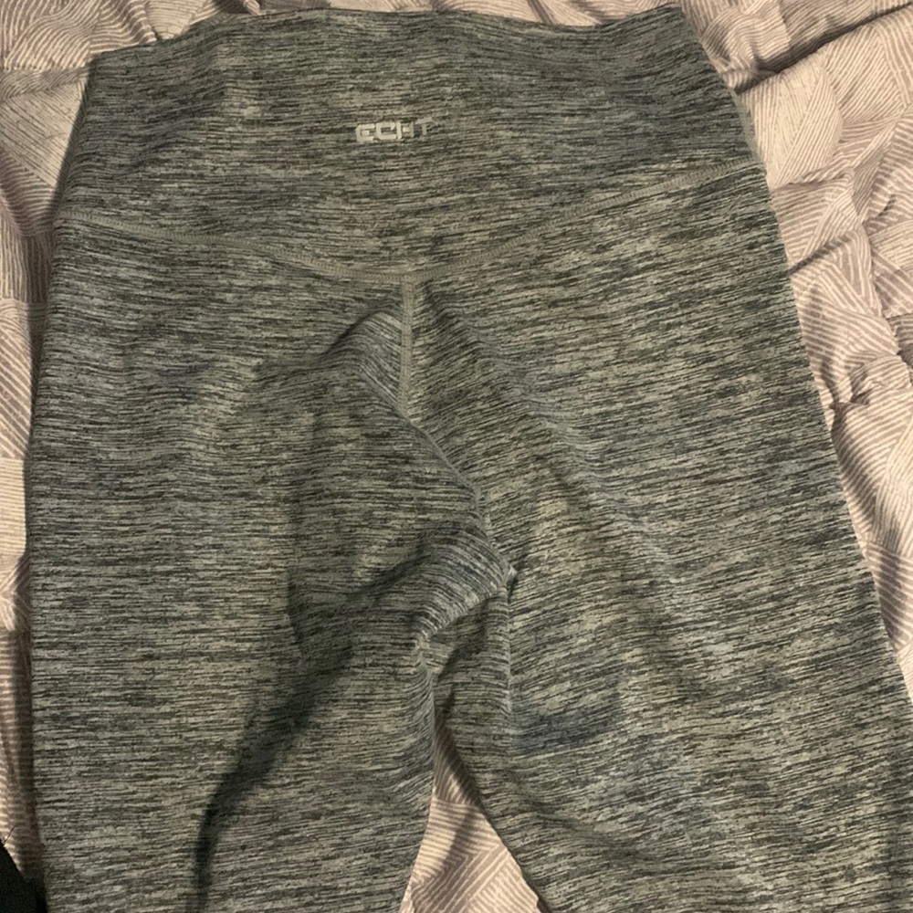ECHT size large.